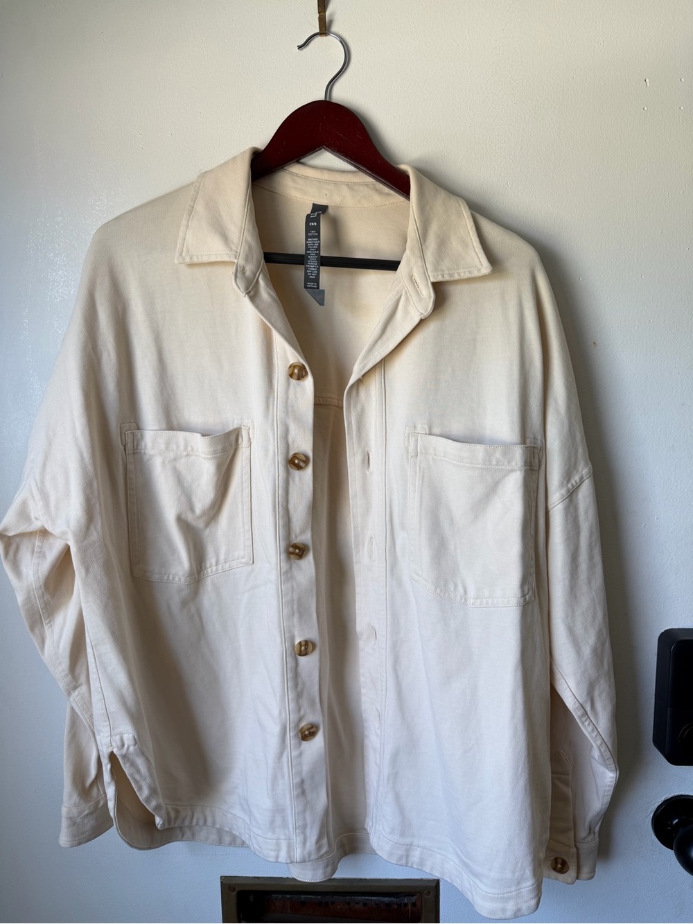 Vuori Mackenzie Shirt Jacket fits like a medium. Oversized shaket